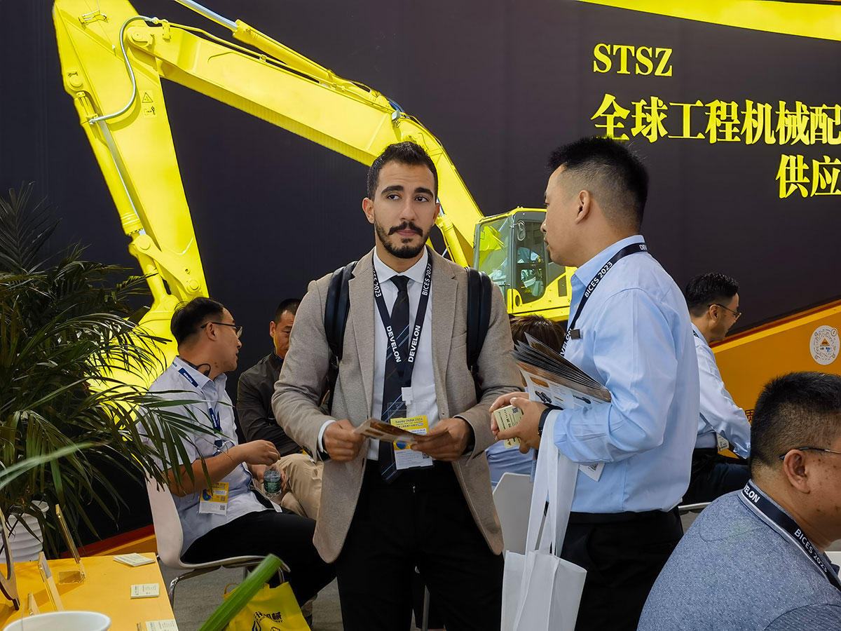 山特松正亮相BICES 2023 ▏第十六届中国(北京)国际工程机械展